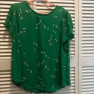 #1625** Green Floral Short-Sleeve Women's Blouse - Elegant Everyday Top